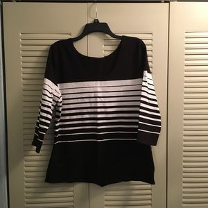 No Name 3/4 Sleeve, Scoop Neck Top